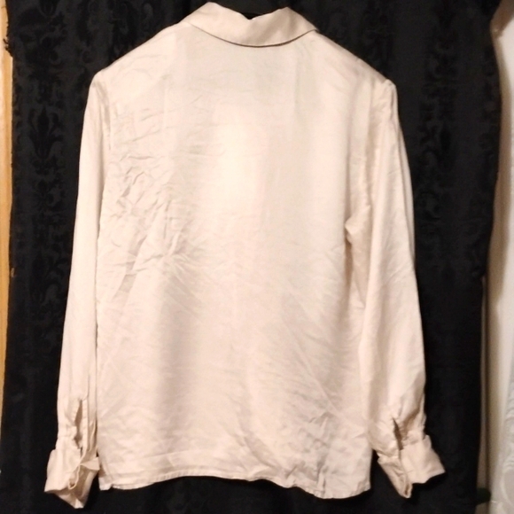 White silk blouse - no tags. - Picture 2 of 4